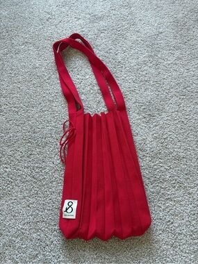 Joseph & Stacey Lucky Red Pleated Shoulder Bag M